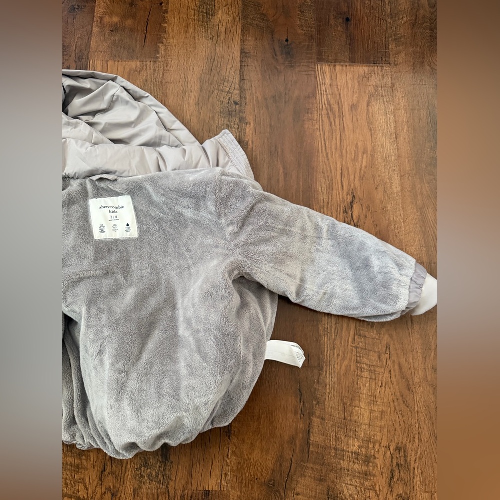 Abercrombie Kids Girls Puffer Jacket Size 7/8 Gray –Water-Resistant – Pre-Owned - Picture 8 of 16